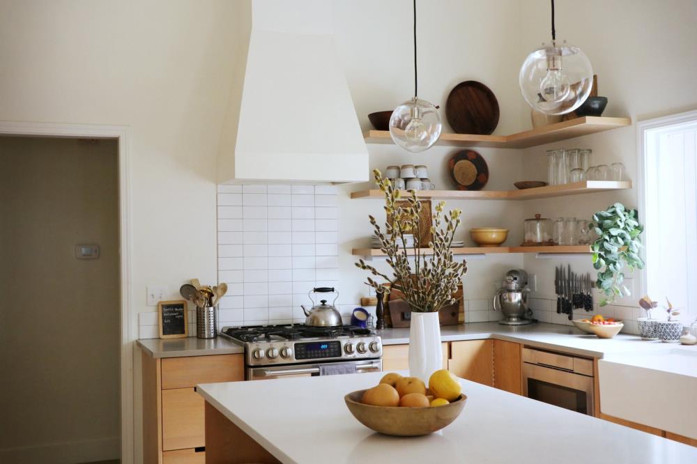 Kết hợp ánh sáng tự nhiên và nhân tạo trong không gian phòng bếp của bạn